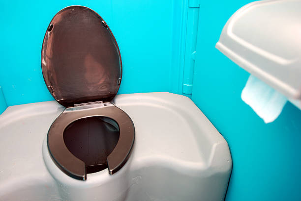 Best Portable restroom trailer rental  in Heyworth, IL
